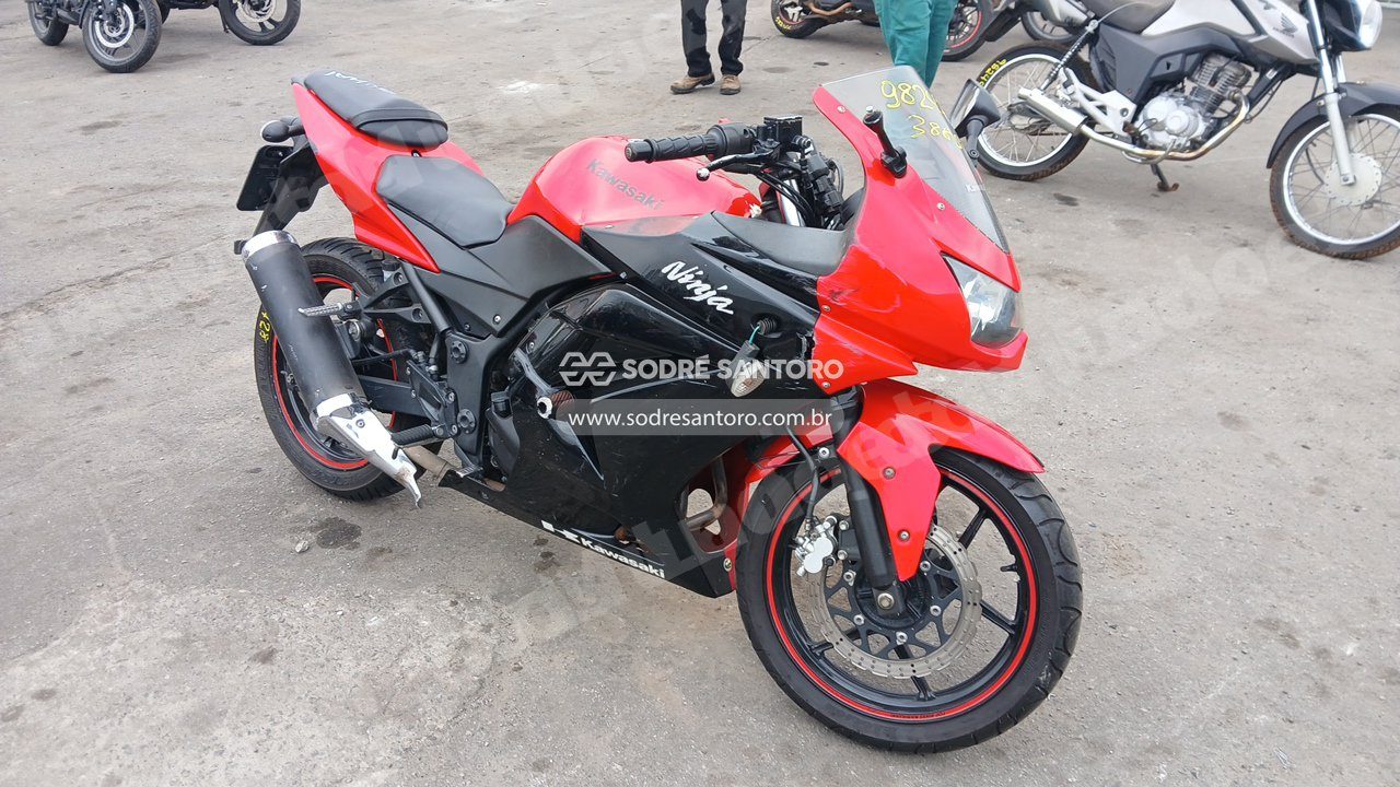 Kawasaki Ninja 250R 2010 em leilao em Brasil