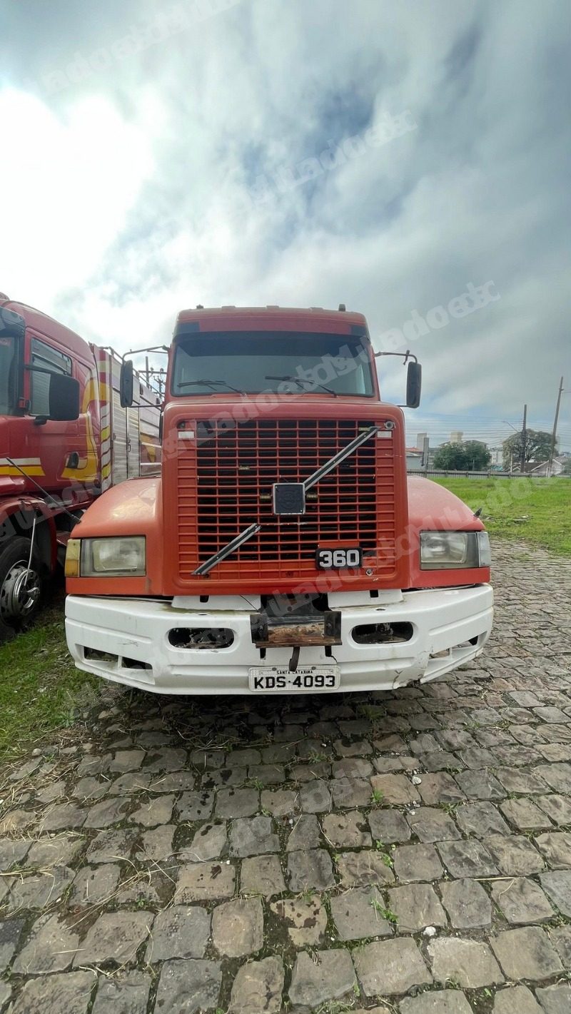 Volvo 1998 em leilao em Lages/SC