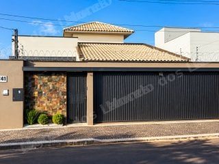 Casa de 160 m2 em leilão em Quirinópolis/GO