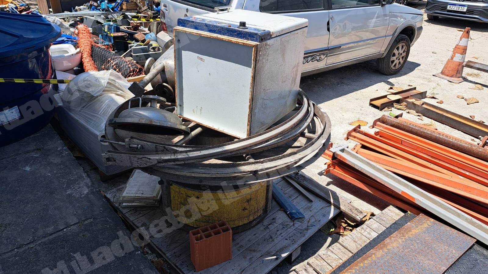 Mini Tanque em leilao em Brasil