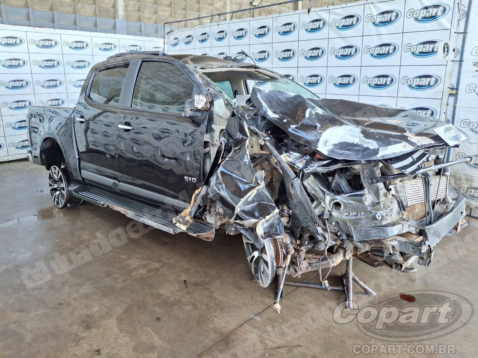 Lote em leilao em Candeias/BA