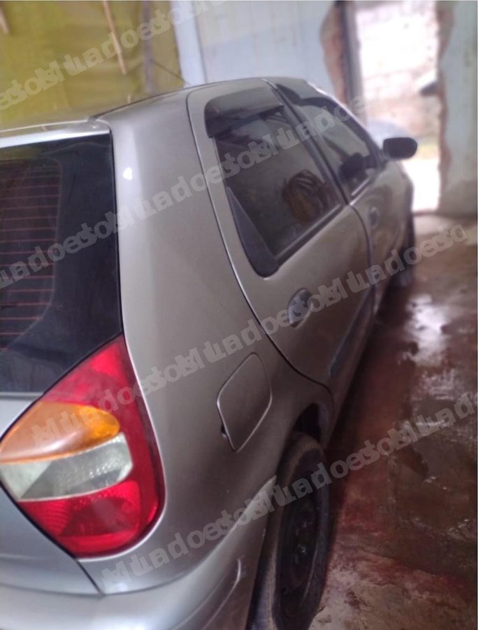 Fiat P 2001 em leilão em Juiz de Fora/MG
