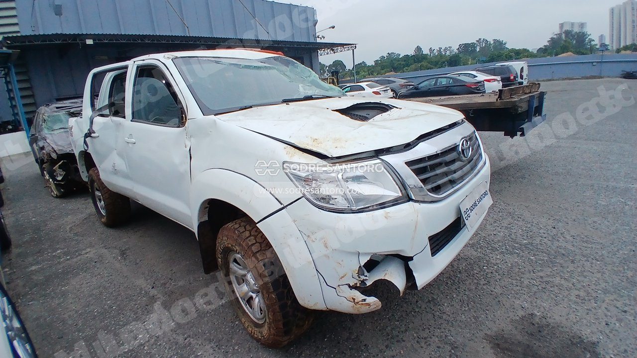 Toyota Hilux Cd 4X4 Std 2014 em leilao em Brasil