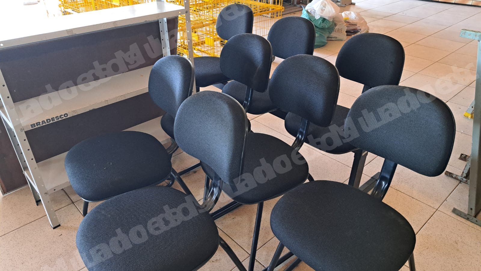 Móveis em leilão em PB