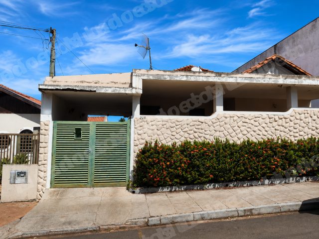 Casa em leilão em Paulo de Faria/SP