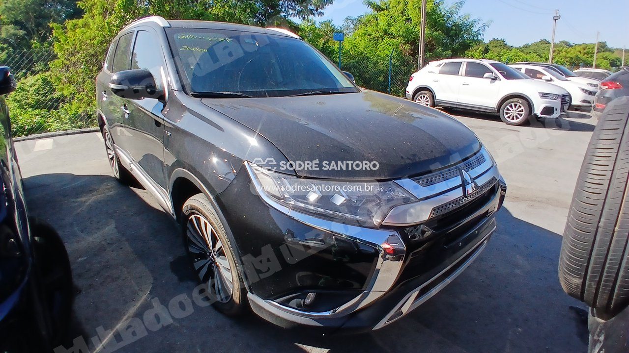 Mitsubishi Outlander 3.0 Hpes 2021 em leilao em Brasil