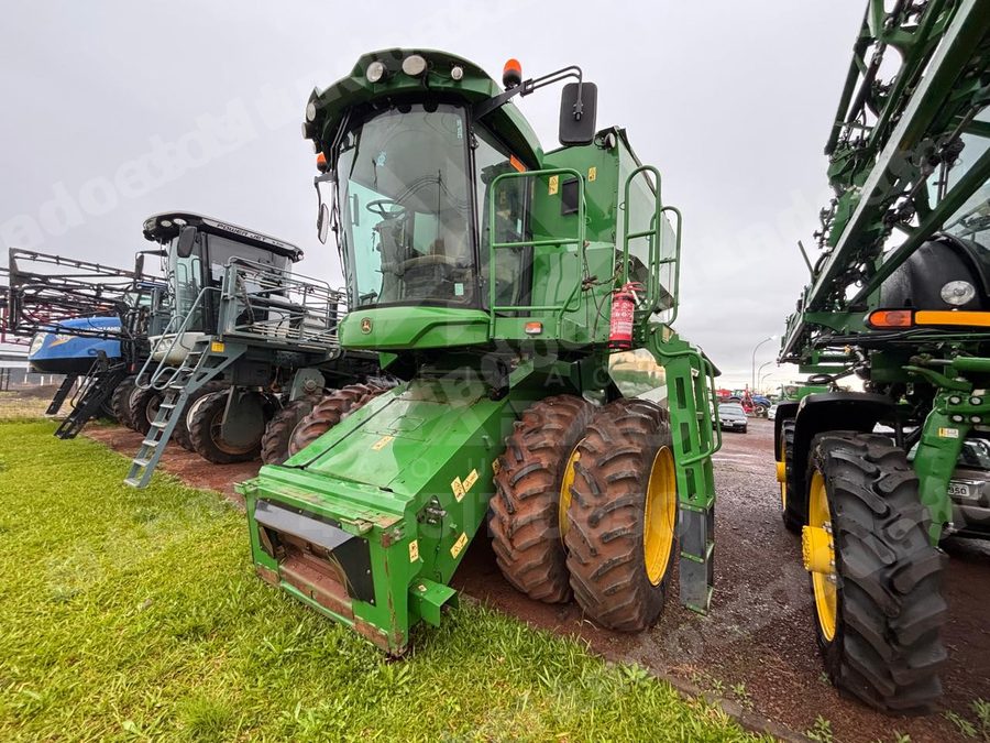 Máquina agrícola 2018 em leilão em Araricá/RS