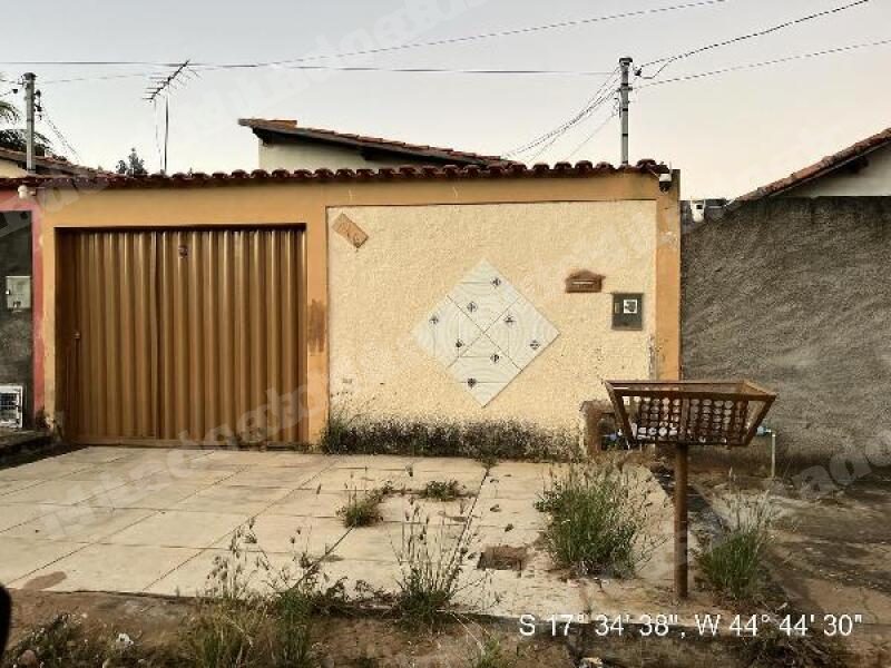 Casa em leilao em Varzea da Palma/MG