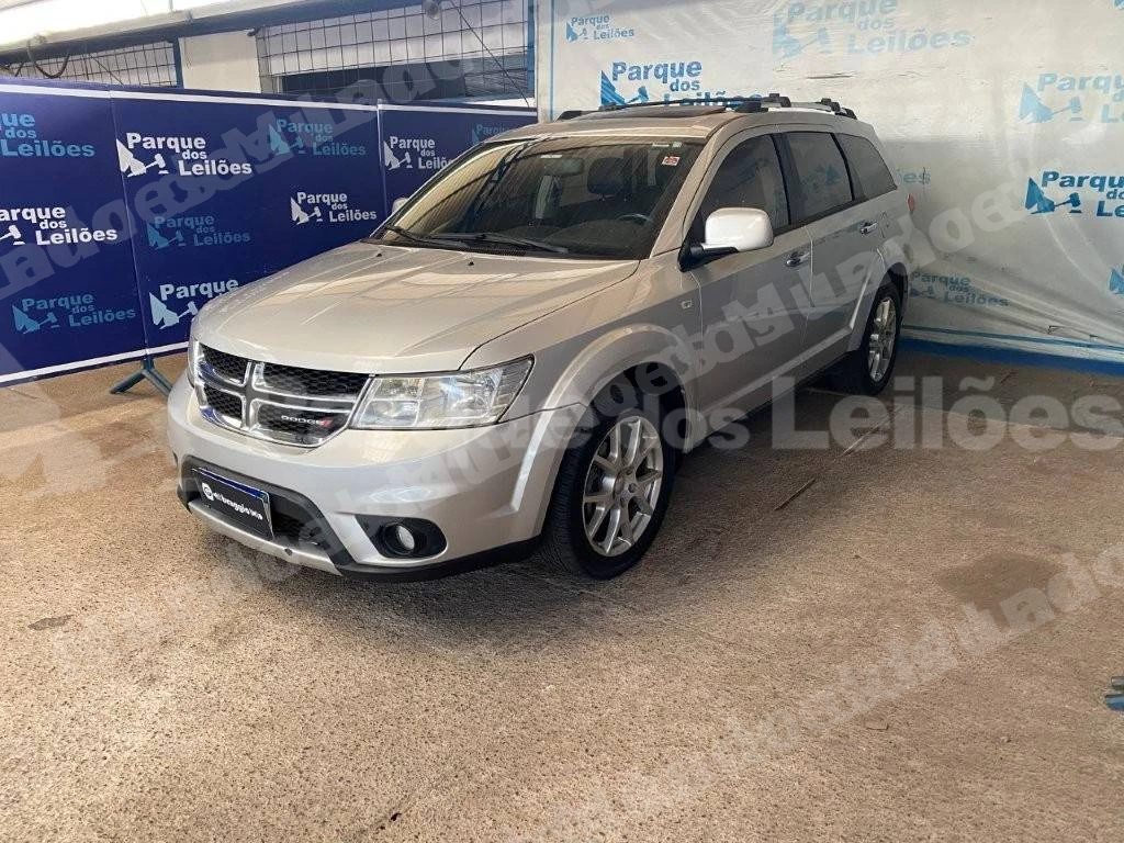 Dodge Journey 2013 em leilao em Brasil