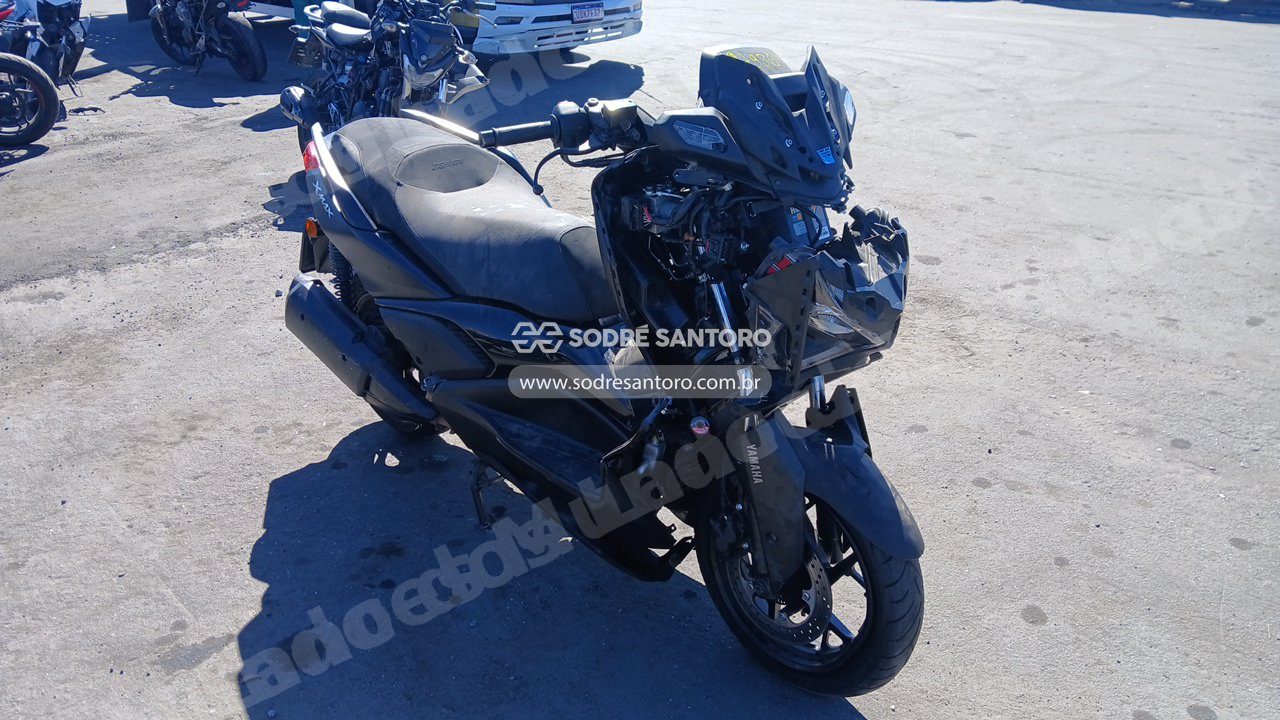 Yamaha Xmax 2025 em leilao em Brasil