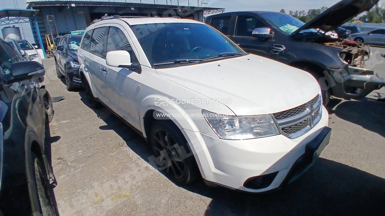 Dodge Journey R/T 2014 em leilão em Brasil