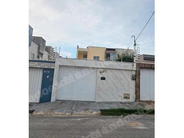Casa de 140 m2 em leilão em Eusébio/CE