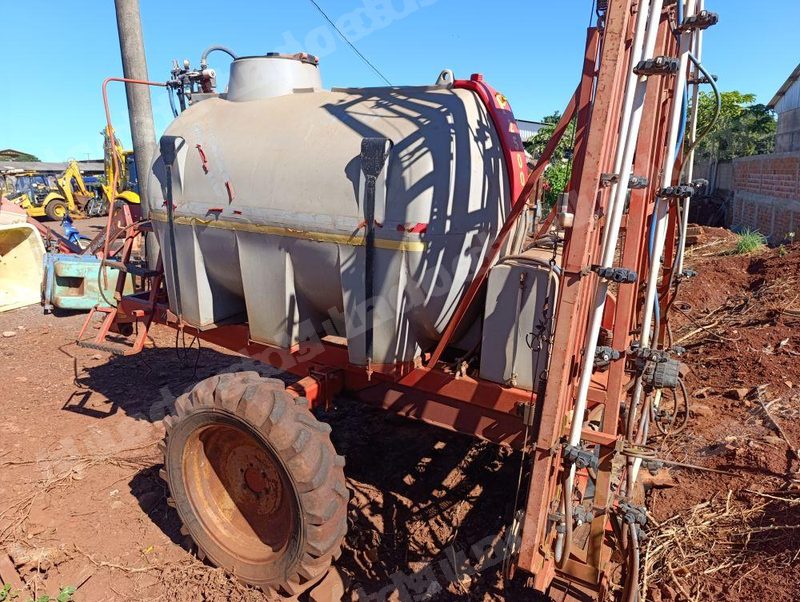 Máquina agrícola em leilão em Nova Aurora/PR