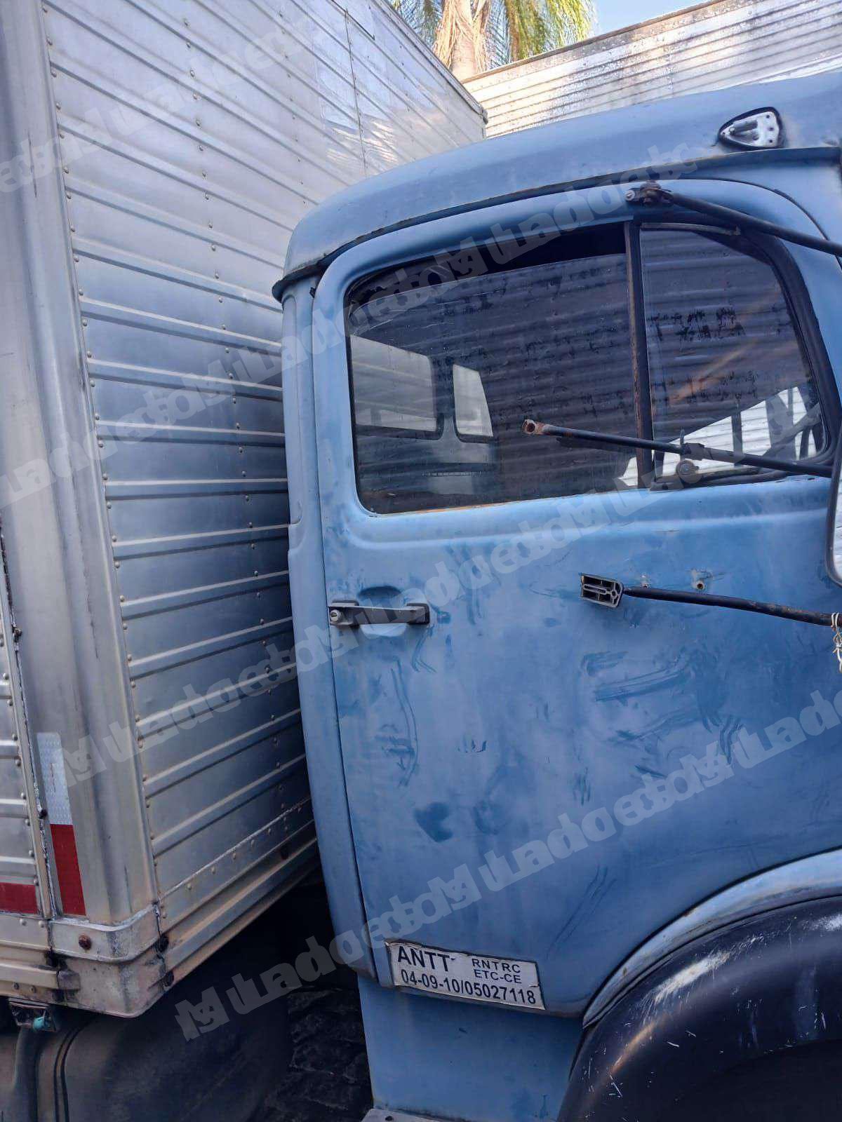 Mercedes em leilao em Brasil