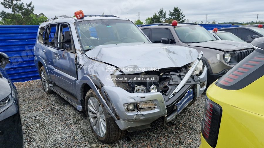 Mitsubishi Pajero Hpe 3.2 D 2016 em leilão em São José dos Pinhais/PR