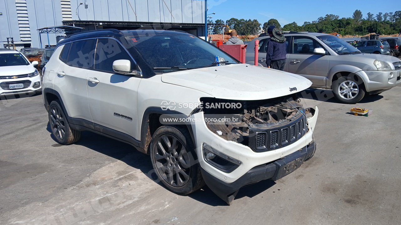 Jeep em leilao em Brasil