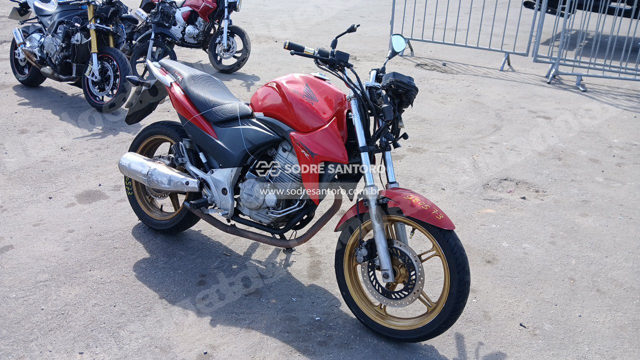 Honda Cb 300R 2015 em leilão em Brasil