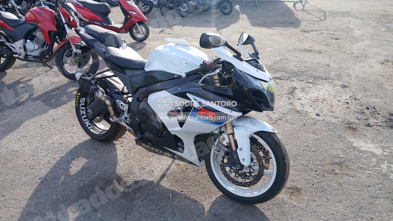 Suzuki em leilao em Brasil