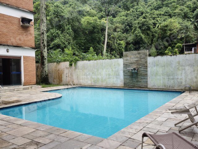 Apartamento de 517 m2 em leilão em Guarujá/SP