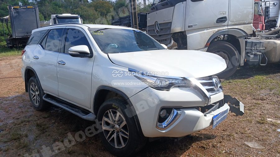 Toyota Hilux Swsrxa4Fd 2017 em leilão em São José dos Pinhais/PR