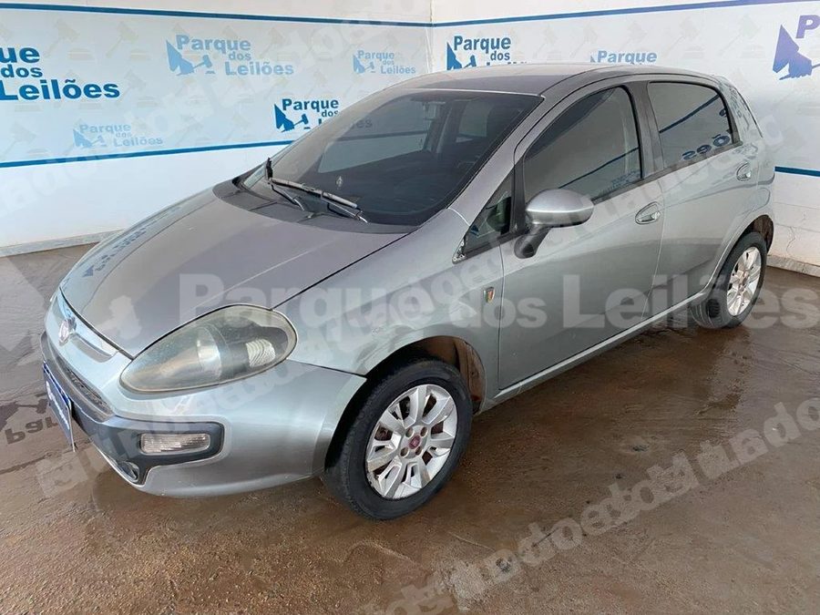 Fiat Punto 2016 em leilão em Brasil