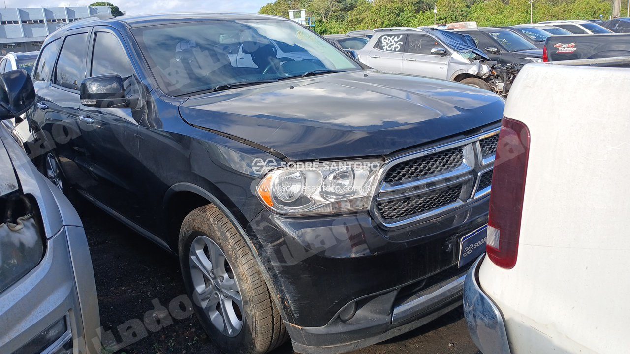 Dodge Durango Crew 2013 em leilao em Brasil
