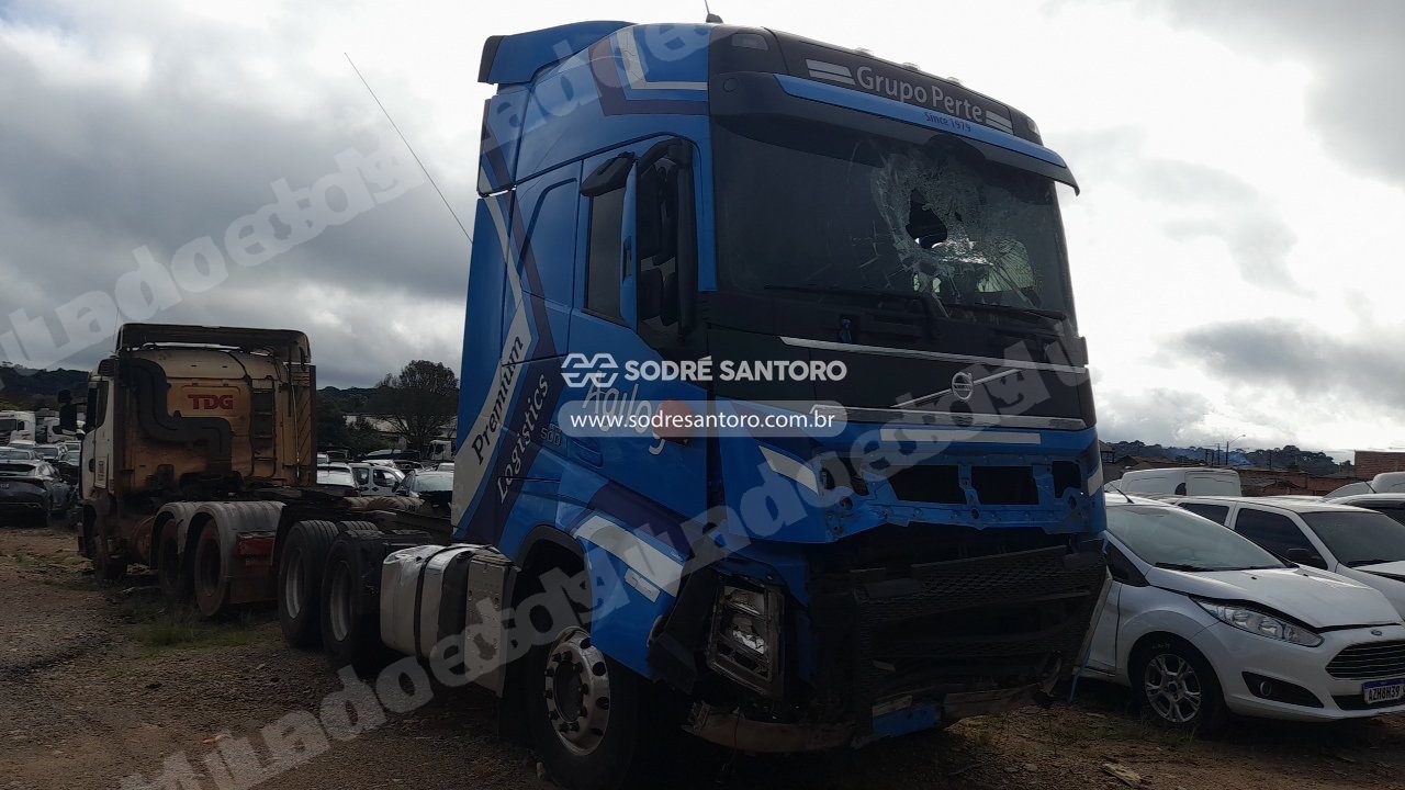 Volvo em leilao em São José dos Pinhais/PR