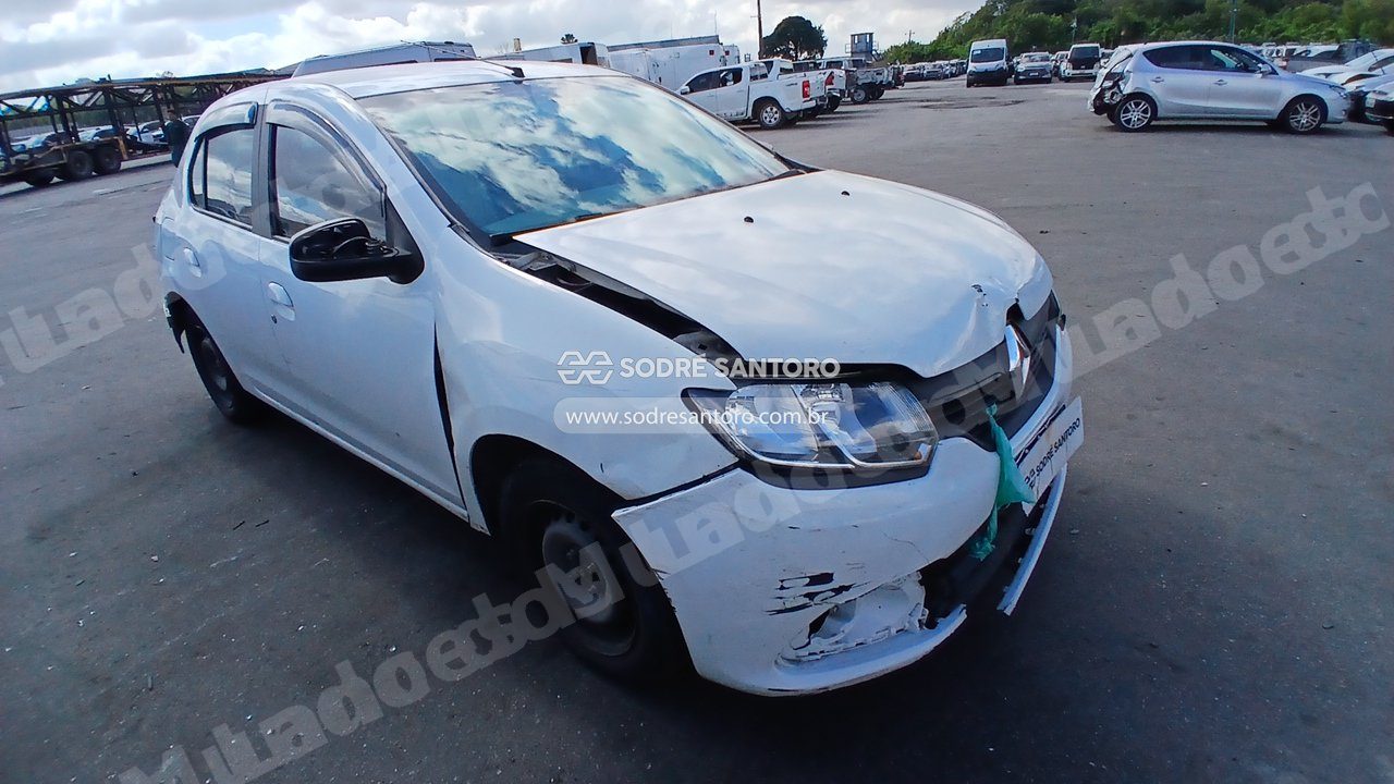 Renault Logan Auth 1016V 2015 em leilão em Brasil