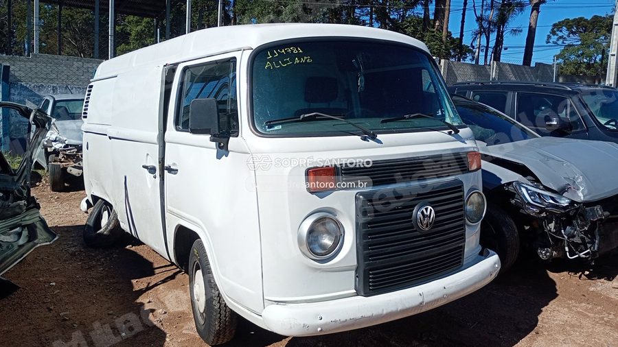 Volkswagen Kombi Furgao 2014 em leilão em São José dos Pinhais/PR
