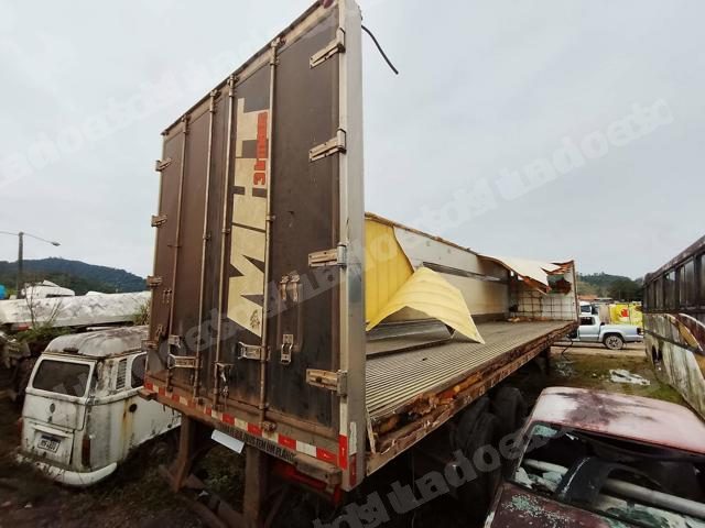 Veiculo 2002 em leilao em Brasil