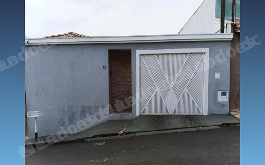 Casa de 186 m2 em leilão em Cajuru/SP