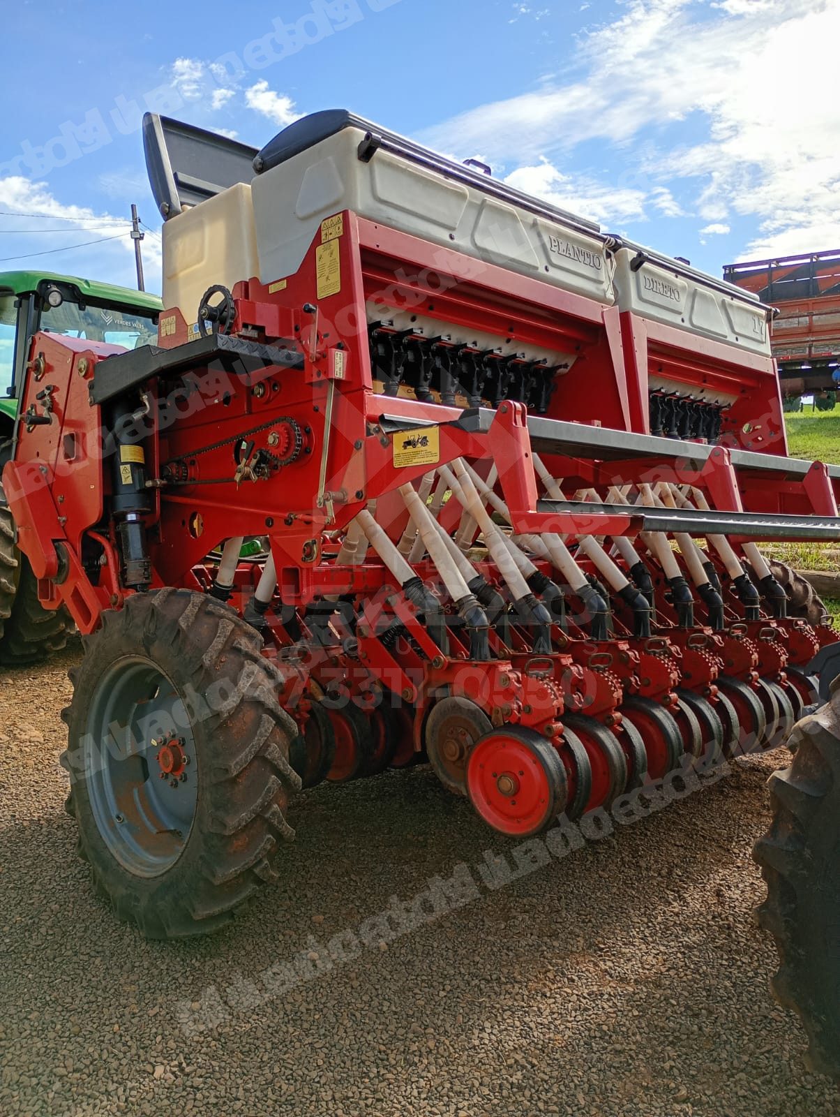 Máquina agrícola 2011 em leilão em Arroio do Tigre/RS