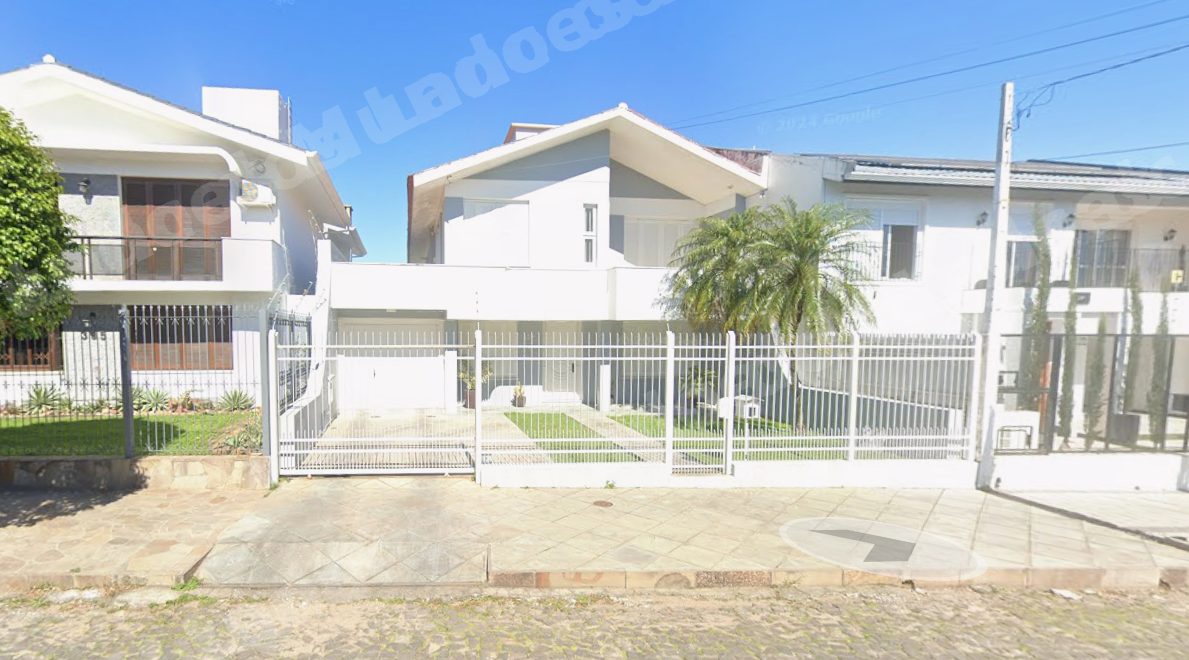 Casa em leilao em Localizada N... Maria/RS