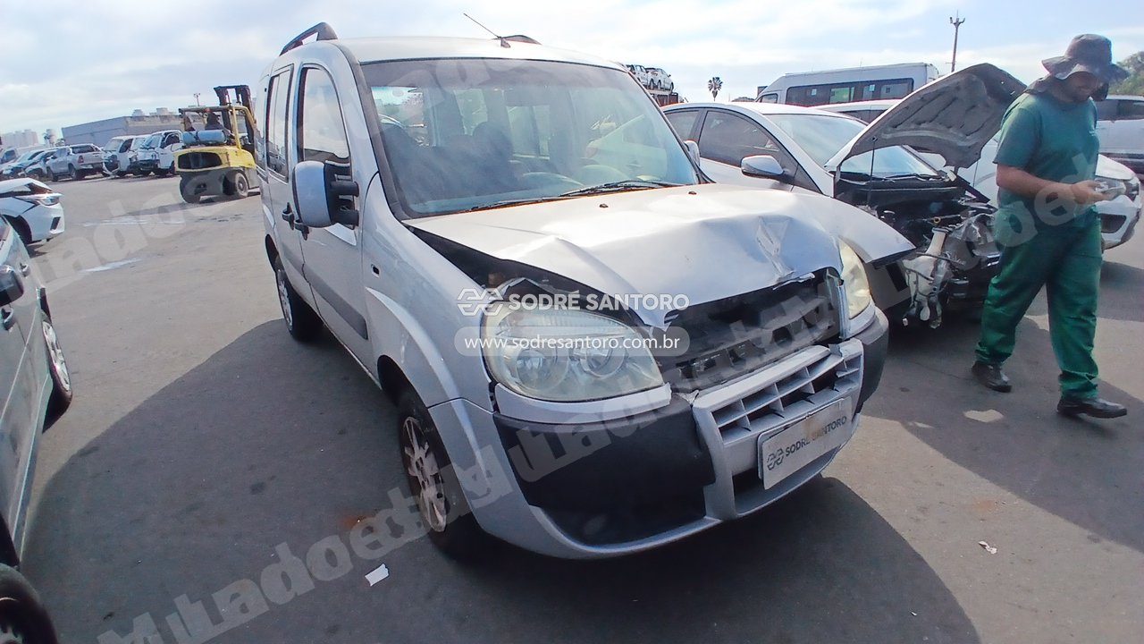 Fiat Doblo Hlx 1.8 Flex 2011 em leilao em Brasil