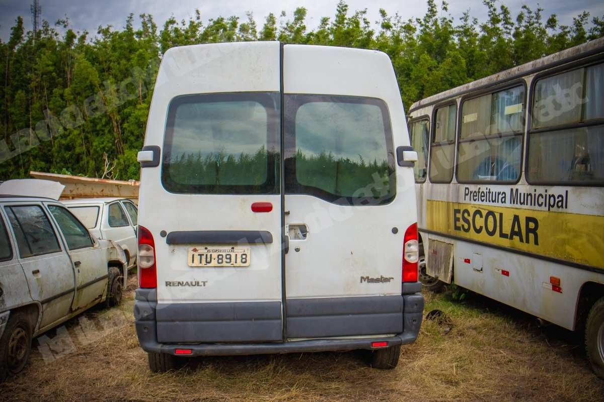 Renault em leilao em Brasil