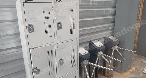 Móveis em leilão em Curitiba/PR - Lote 13