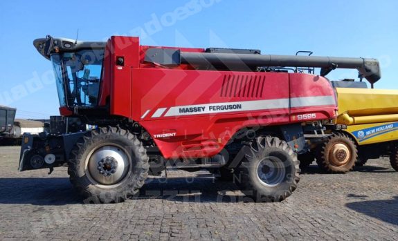 Máquina agrícola 2023 em leilão em Santa Helena de Goiás/GO