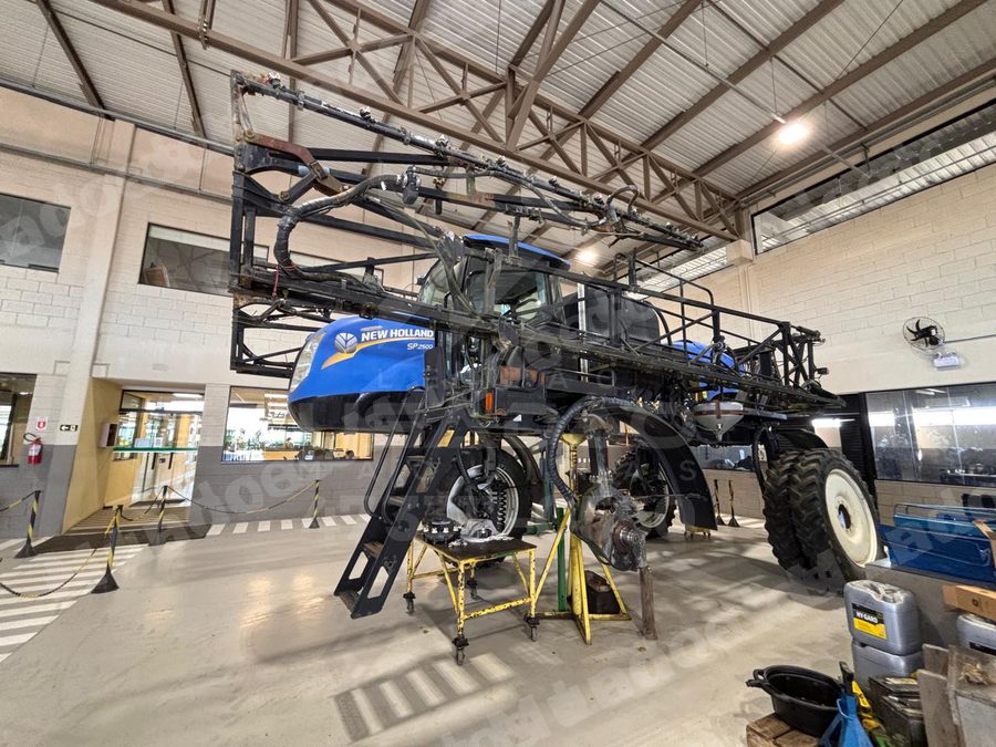 Máquina agrícola 2016 em leilão em Lavras do Sul/RS - Lote 2