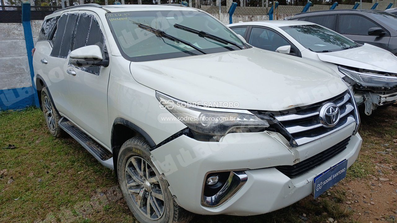 Toyota em leilao em São José dos Pinhais/PR