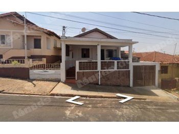 Imóvel de 160 m2 em leilão em Altinópolis/SP