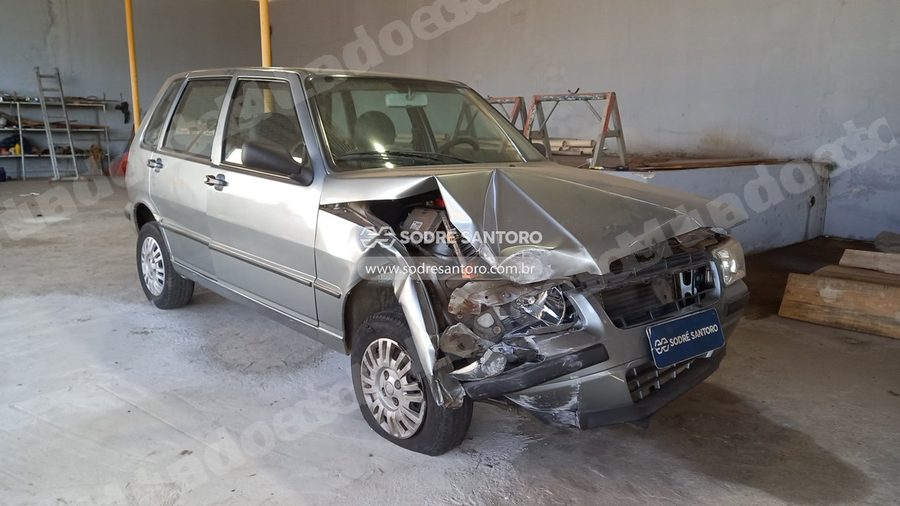 Fiat Uno Mille Fire 2004 em leilão em Bauru/SP