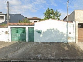 Casa de 166 m2 em leilão em Guarujá/SP