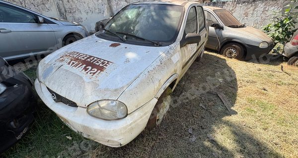 Chevrolet Corsa 2002 em leilão em Paraíso do Norte/PR