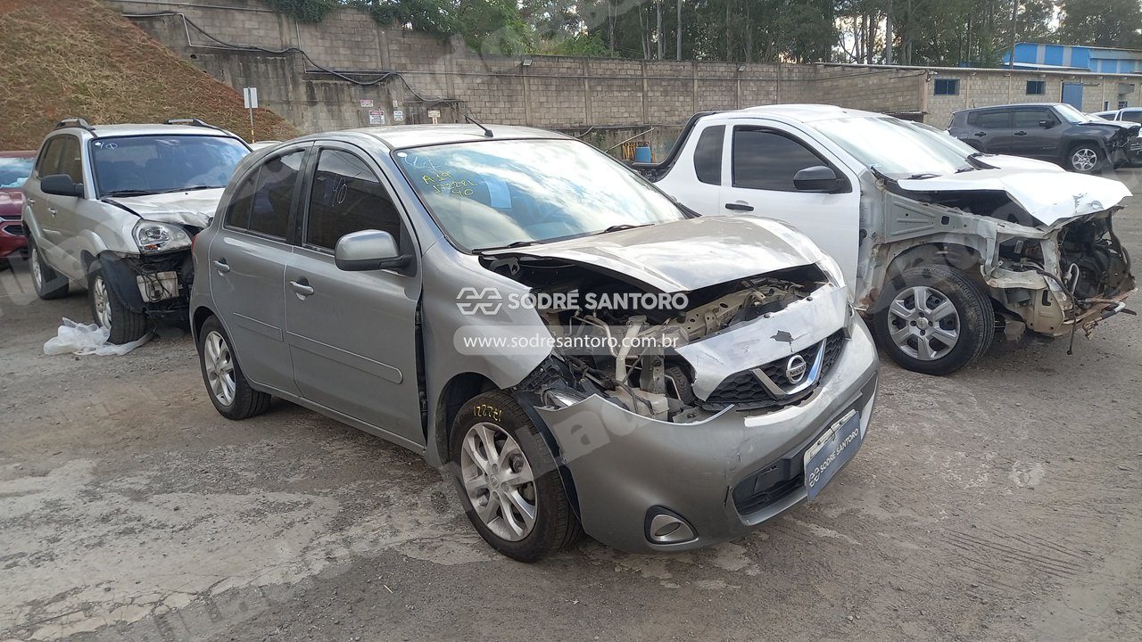 Nissan March 16Sv 2016 em leilao em Monte Mor/SP