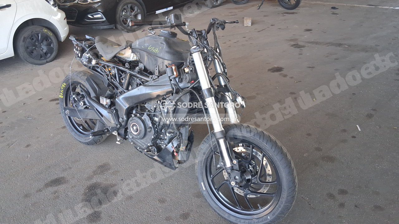 Bajaj Dominar D250 2025 em leilao em Brasil