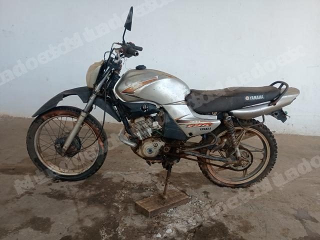 Yamaha 2003 em leilao em Brasil