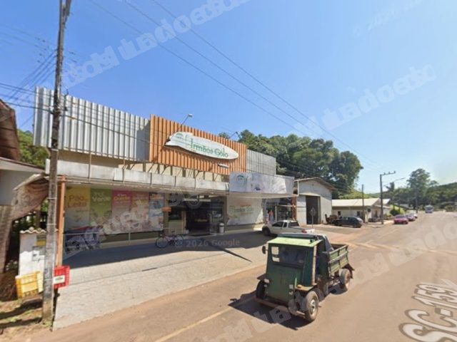 Imóvel comercial de 494 m2 em leilão em Irati/SC
