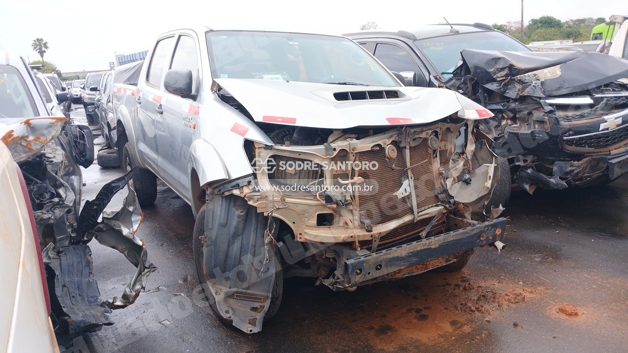 Toyota Hilux Cd 4X4 Std 2015 em leilão em Brasil