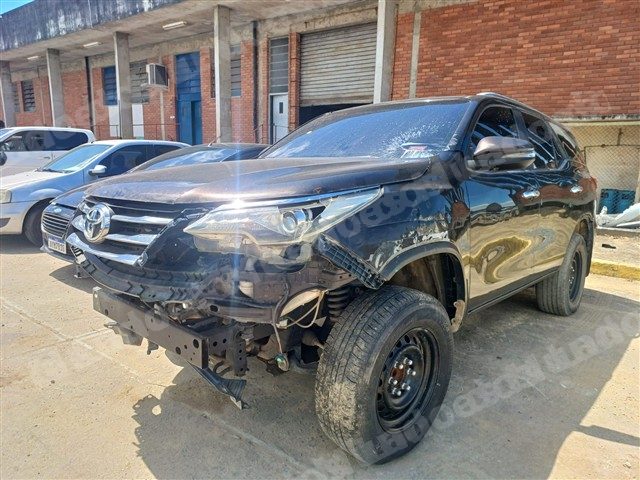 Toyota em leilao em Brasil