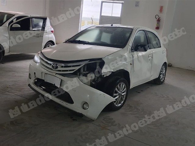 Toyota 2013 em leilão em Brasil